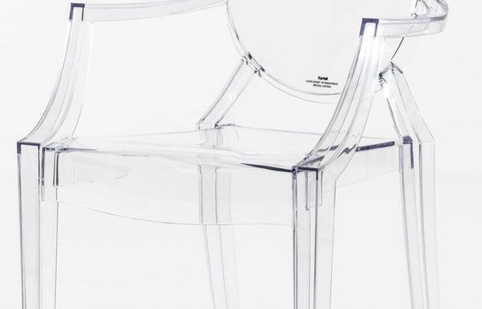 Chaise
      Louis
      Ghost,
      académie
      Starck
      –
      Libération