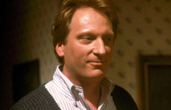 Pourquoi
      Jeffrey
      Jones
      ne
      reviendra
      pas
      dans
      le
      rôle
      de
      Charles
      Deetz
      dans
      «
      Beetlejuice
      2
      »