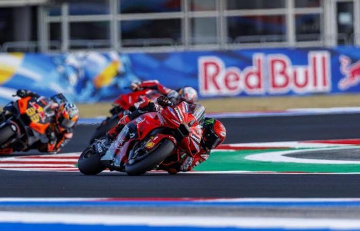 Bagnaia
      devant
      Marquez
      aux
      essais,
      Quartararo
      dans
      le
      top
      10
      à
      Saint-Marin