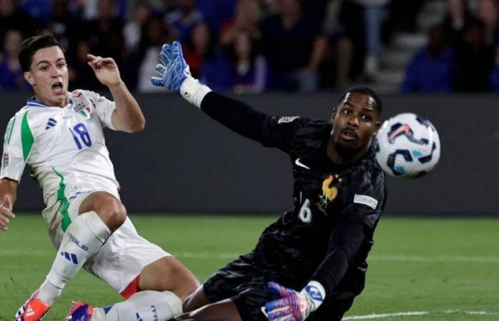 Italie.
      Mike
      Maignan
      n'a
      pas
      été
      tendre
      avec
      ses
      coéquipiers
      après
      la
      défaite
      des
      Bleus
      !