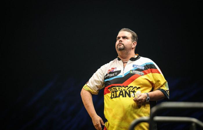 Le
      merveilleux
      Clemens
      remporte
      une
      victoire
      historique
      contre
      Van
      Gerwen
      à
      Anvers