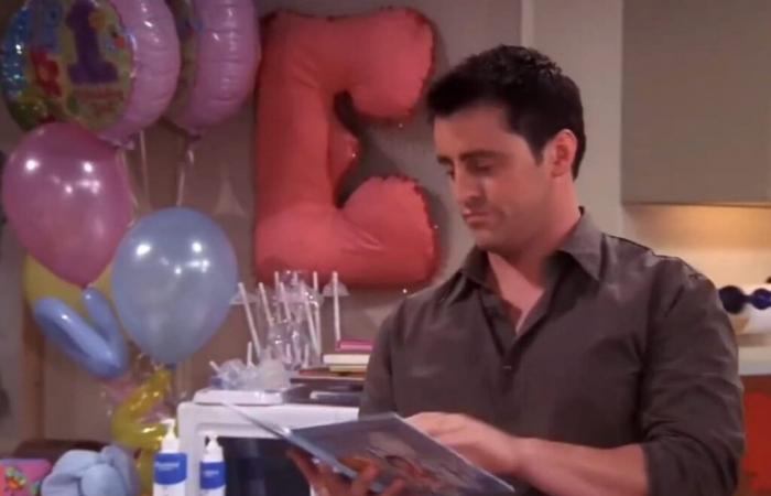 l'histoire
      poignante
      derrière
      le
      livre
      pour
      enfants
      que
      Joey
      lit
      dans
      Friends