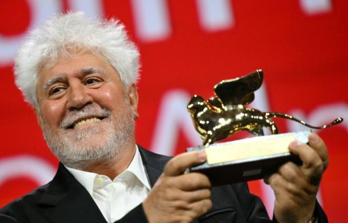 Almodovar,
      Lion
      d'or
      à
      Venise
      pour
      son
      premier
      film
      américain,
      défend
      le
      suicide
      assisté