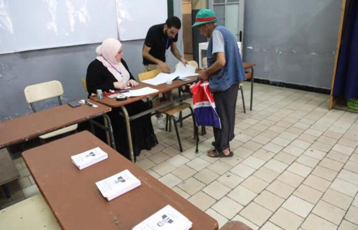 En
      Algérie,
      peu
      d'enthousiasme
      pour
      une
      présidentielle
      sans
      suspense