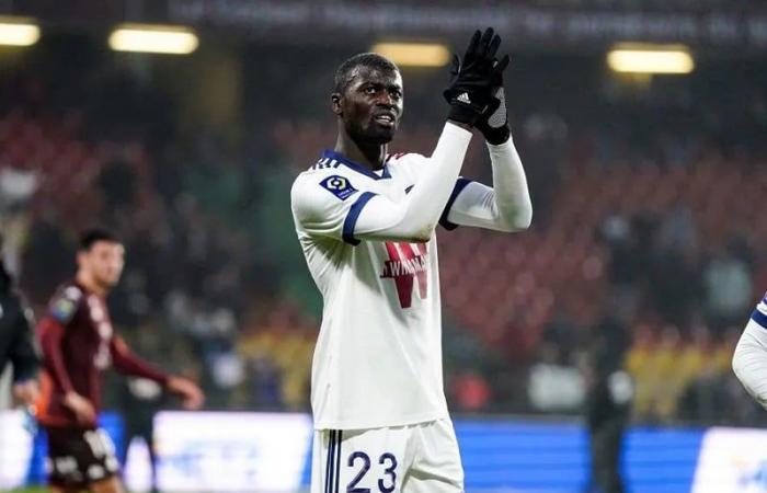 L'ancien
      milanais
      M'Baye
      Niang
      rejoint
      les
      rangs
      du
      Wydad
      Casablanca