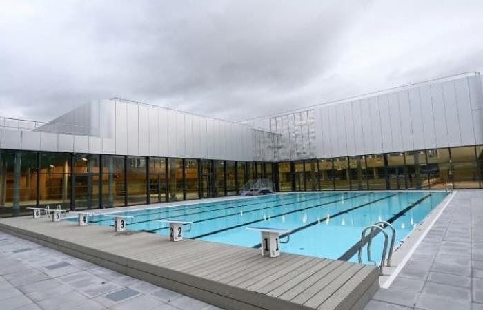 La
      piscine
      olympique
      de
      La
      Courneuve
      enfin
      ouverte
      au
      public