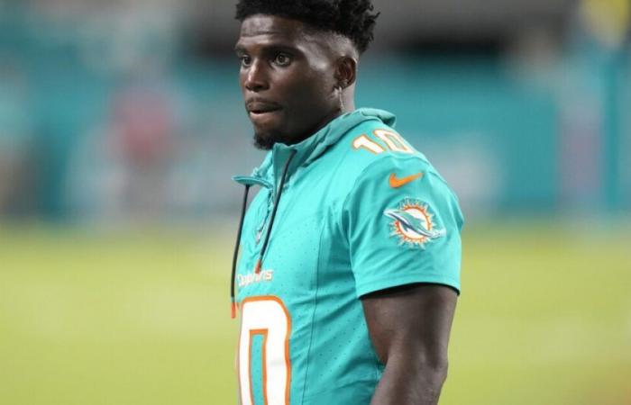 Tyreek
      Hill
      brièvement
      détenu
      avant
      le
      match
      d'ouverture
      de
      la
      saison
      des
      Dolphins
      de
      Miami