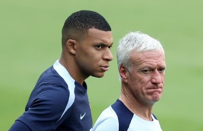 Pourrait-on
      revoir
      Mbappé
      positionné
      sur
      le
      côté
      gauche
      ?
      Deschamps
      donne
      des
      indices