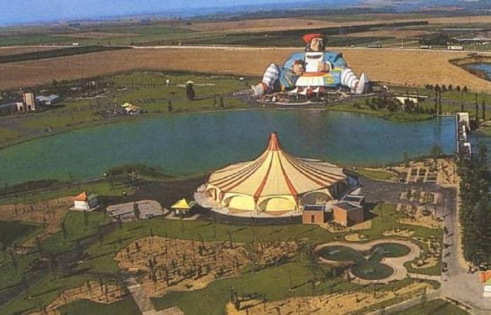 l'histoire
      mouvementée
      du
      premier
      parc
      d'attractions
      français
      tombé
      dans
      l'oubli