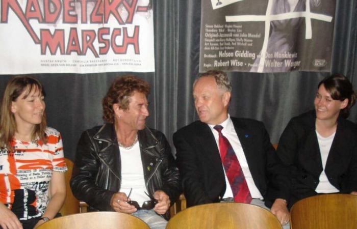 Peter
      Maffay
      :
      Musique
      et
      veste
      en
      cuir