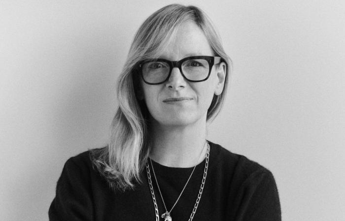 Givenchy
      choisit
      Sarah
      Burton
      comme
      nouvelle
      directrice
      artistique