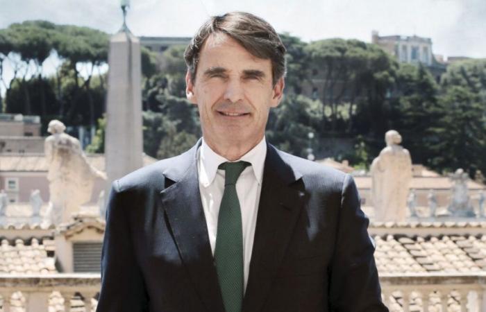 Jean-Baptiste
      de
      Franssu,
      le
      Français
      qui
      a
      réformé
      la
      «
      banque
      du
      Vatican
      »
      –
      Mon
      Blog