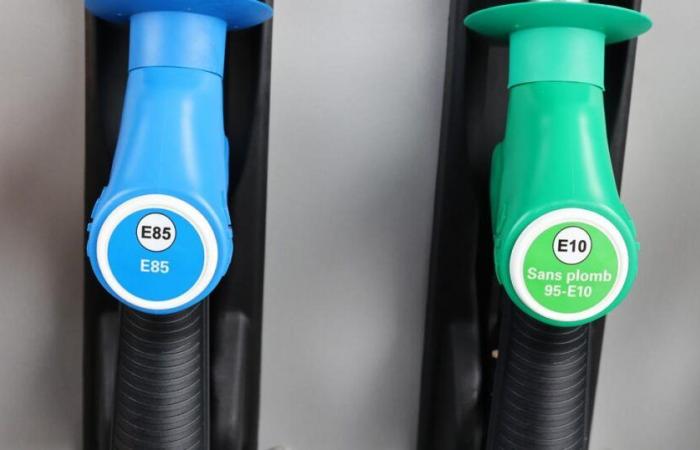 Les
      prix
      de
      l'essence
      toujours
      en
      baisse,
      le
      prix
      du
      SP95-E10
      proche
      de
      1,70
      euro
      le
      litre