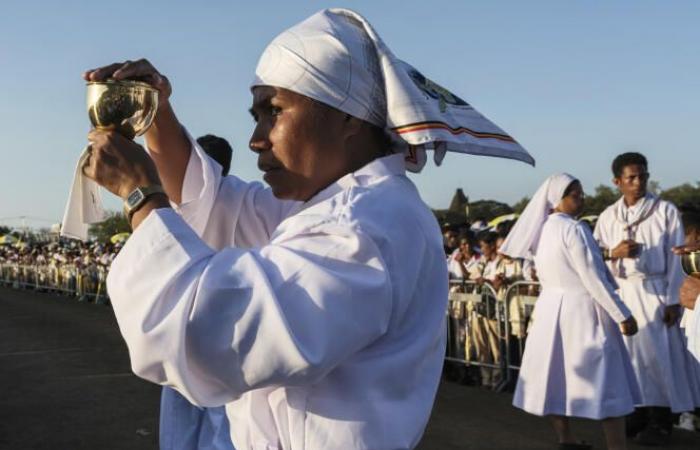 Au
      Timor
      oriental,
      la
      liesse
      d'un
      jeune
      pays
      catholique
      pour
      accueillir
      le
      pape
      François