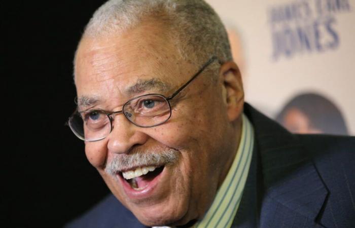 Hollywood
      pleure
      la
      mort
      de
      James
      Earl
      Jones,
      la
      voix
      de
      Dark
      Vador