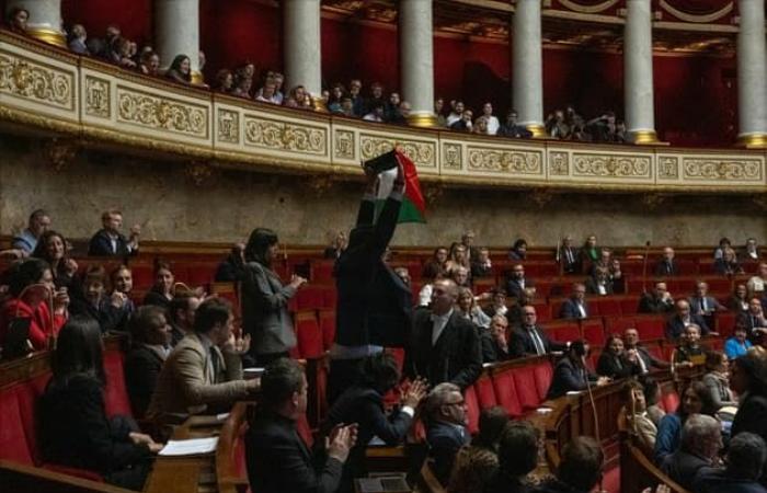 Delogu
      appelle
      à
      la
      restauration
      du
      symbole
      palestinien
      érigé
      à
      l'Assemblée
      –
      Mon
      blog