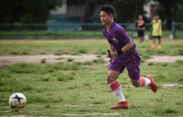 Un
      entraîneur
      de
      football
      coincé
      avec
      ses
      garçons
      dans
      une
      grotte,
      à
      nouveau
      piégé
      par
      l'eau