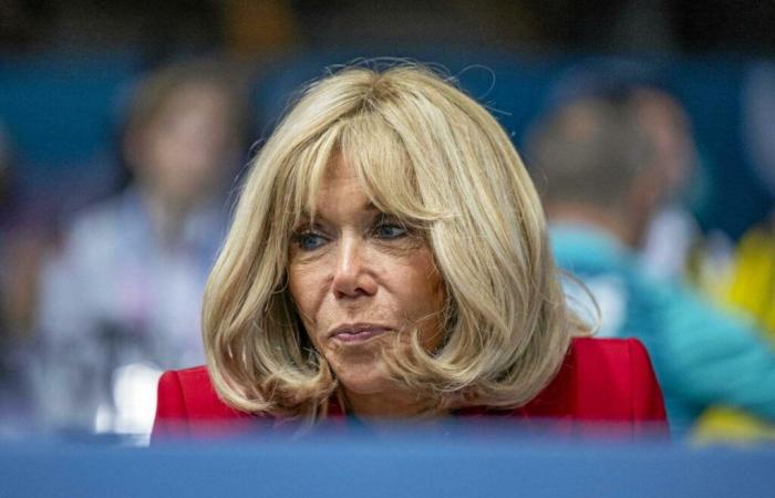 Brigitte
      Macron
      débarque
      dans
      la
      saison
      4
      de
      «
      Emily
      in
      Paris
      »