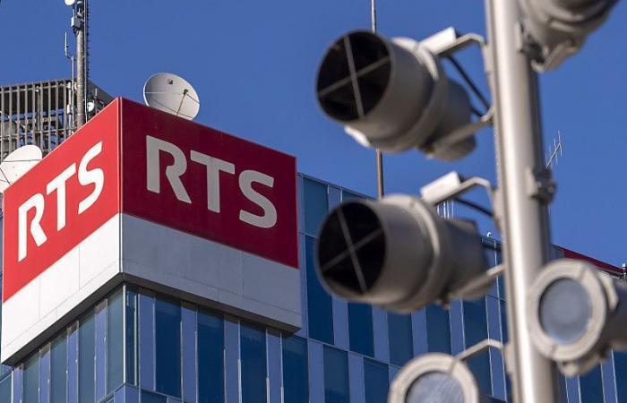 La
      RTS
      devra
      économiser
      10
      millions
      de
      francs
      en
      2025