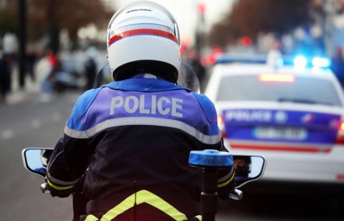 Un
      motard
      attaque
      un
      policier
      après
      avoir
      refusé
      d'obtempérer
      –
      Mon
      blog