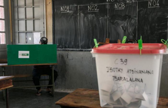 A
      Madagascar,
      les
      élections
      municipales
      n'attirent
      pas
      assez
      de
      candidats
      –
      Mon
      Blog