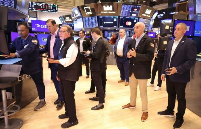 Wall
      Street
      termine
      en
      hausse,
      nouvelle
      vague
      d'achats
      à
      bon
      marché
      –
      Mon
      Blog