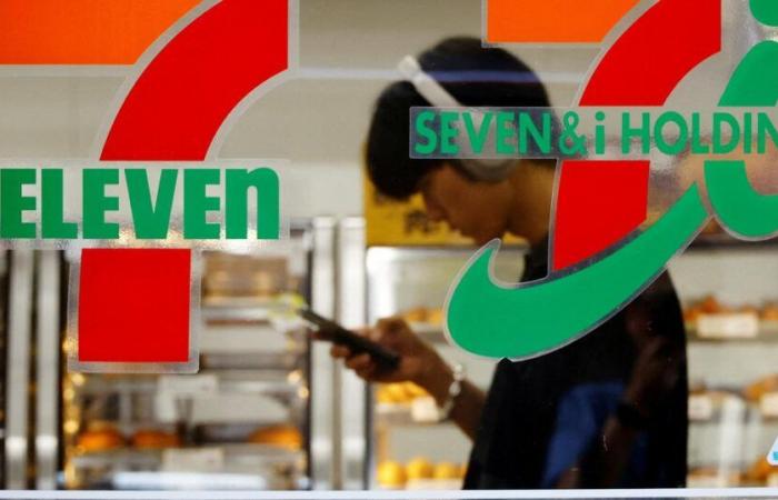 Le
      Japon
      complique
      le
      rachat
      de
      7-Eleven
      en
      le
      classant
      comme
      «
      essentiel
      »
      à
      l'industrie