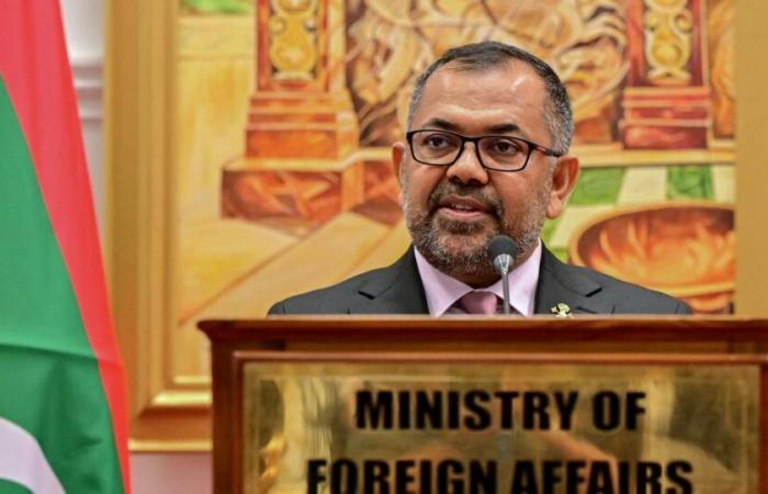 Les
      Maldives,
      à
      court
      d'argent,
      affirment
      ne
      pas
      avoir
      besoin
      d'aide
      du
      FMI