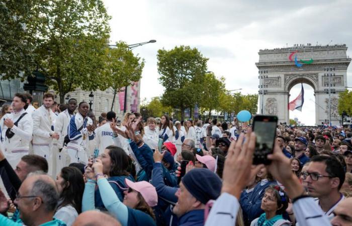 Le
      défilé
      des
      athlètes,
      la
      «
      cerise
      sur
      le
      gâteau
      »
      des
      JO
      de
      Paris