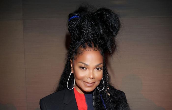 Janet
      Jackson
      fait
      de
      rares
      confidences
      sur
      son
      rôle
      de
      mère