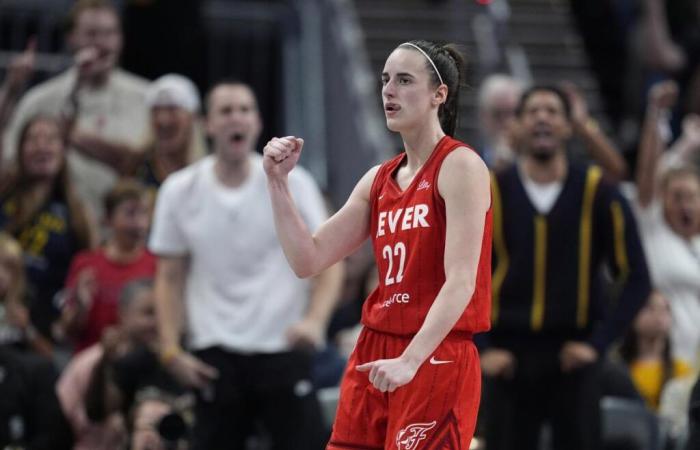 Caitlin
      Clark
      bat
      le
      record
      de
      passes
      décisives
      de
      la
      WNBA
      alors
      que
      la
      campagne
      pour
      le
      titre
      de
      Rookie
      of
      the
      Year
      se
      poursuit