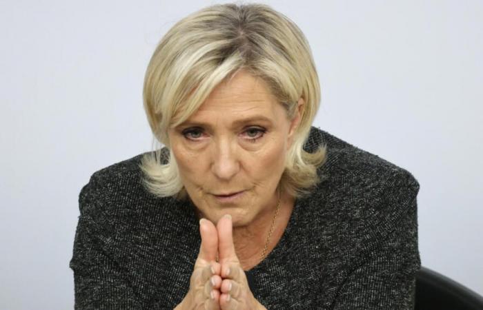 Marine
      Le
      Pen
      appelle
      à
      une
      nouvelle
      dissolution
      de
      l'Assemblée
      nationale
      en
      2025