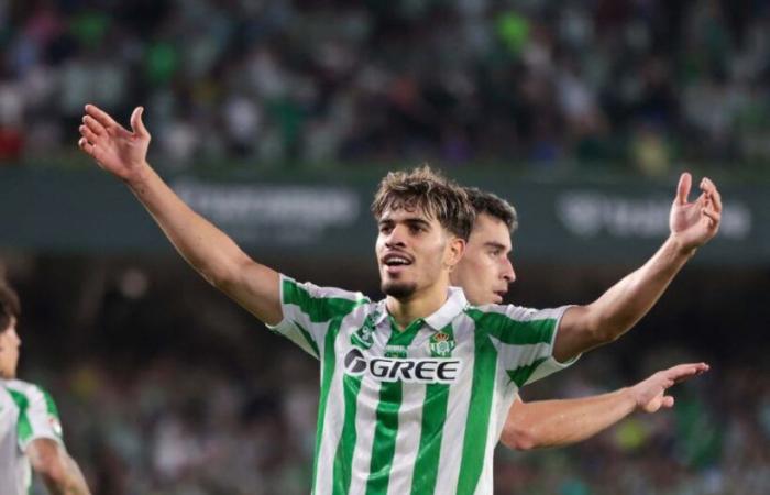 MVP.
      Abde,
      beau
      match,
      but
      et
      trois
      points
      à
      domicile
      2-0.
      Real
      Betis
      vs
      CD
      Leganés