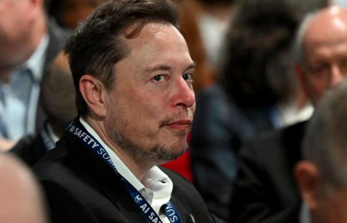 Elon
      Musk
      qualifie
      le
      gouvernement
      australien
      de
      «
      fasciste
      »
      à
      cause
      de
      son
      projet
      de
      loi