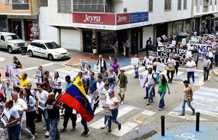 Paris
      conseille
      aux
      Français
      d'éviter
      le
      Venezuela