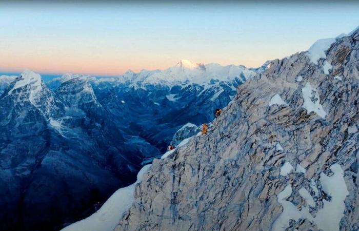 Le
      documentaire
      d'Inoxtag
      sur
      son
      ascension
      de
      l'Everest