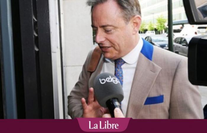 Bart
      De
      Wever
      demande
      à
      l'Europe
      de
      pouvoir
      soumettre
      son
      projet
      budgétaire
      d'ici
      la
      fin
      de
      l'année
      au
      lieu
      du
      20
      septembre.