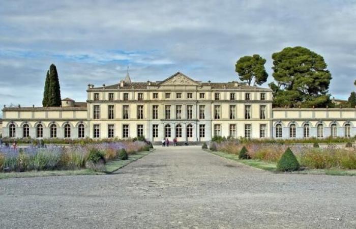 La
      fragile
      maquette
      du
      Château
      de
      Pennautier,
      le
      «
      Versailles
      du
      Languedoc
      »