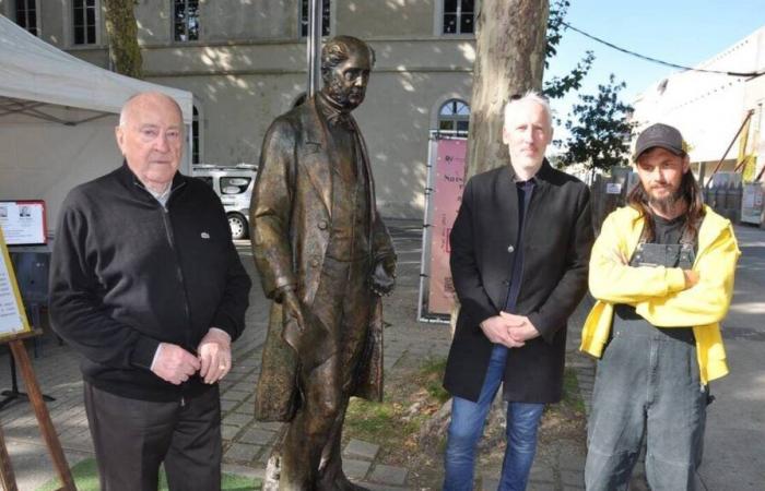 The
      statue
      of
      Sébastien
      Luneau
      returns
      to
      La
      Roche-sur-Yon