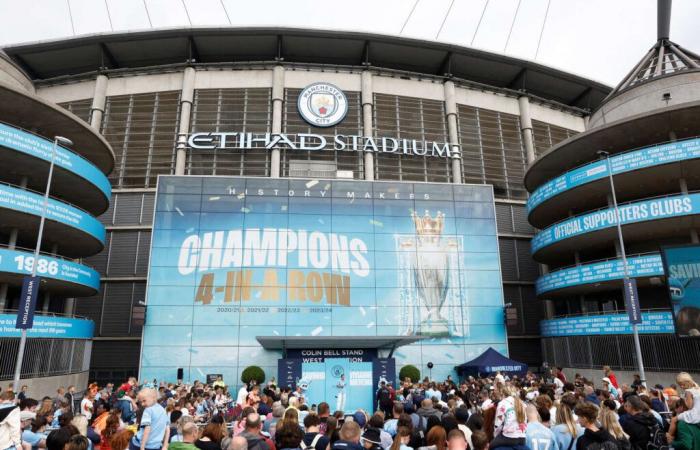 Le
      «
      procès
      du
      siècle
      »
      de
      Manchester
      City
      s'ouvre
      en
      Angleterre