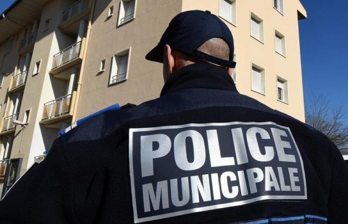 Un policier municipal percuté par un véhicule en fuite au Chesnay, un suspect interpellé à Paris