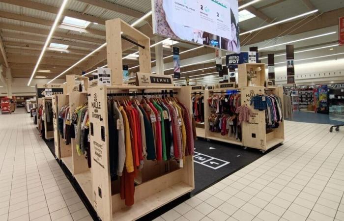 Vente de vêtements d’occasion à petits prix chez Leclerc Océane à Rezé