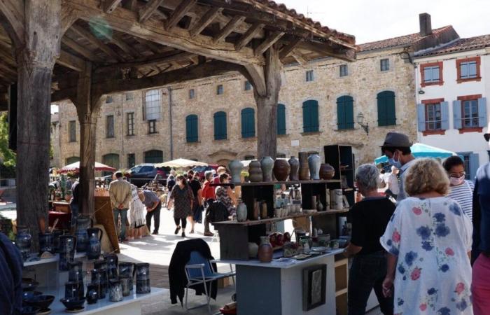 Les potiers envahissent ce charmant village pour un grand marché autour de leurs créations