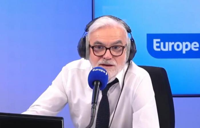 Pascal Praud remplace Cyril Hanouna, en retard sur Europe 1