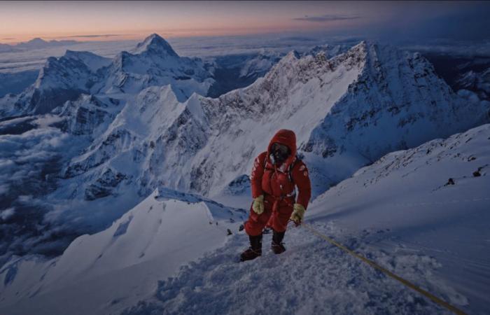 Son film sur l’Everest grimpe aux sommets des paradoxes