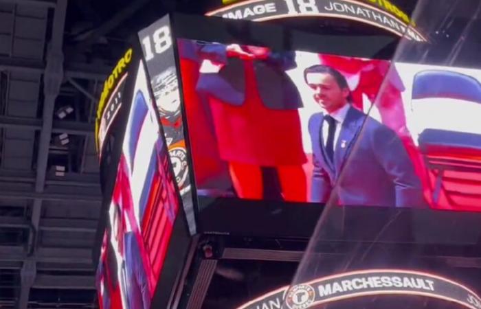 Jonathan Marchessault annonce le décès soudain de sa mère tout en étant honoré par les Remparts