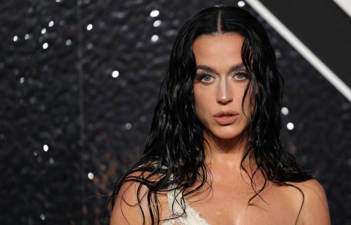 143, de Katy Perry | Une succession de faux pas