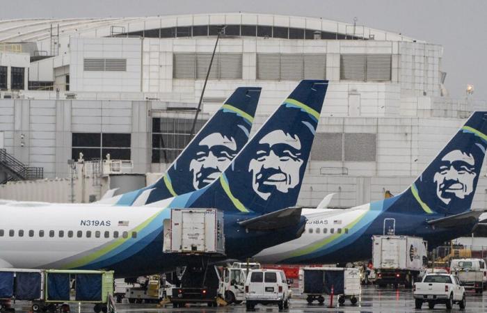 Alaska Airlines fait face à une « panne informatique importante », qui affecte les voyages