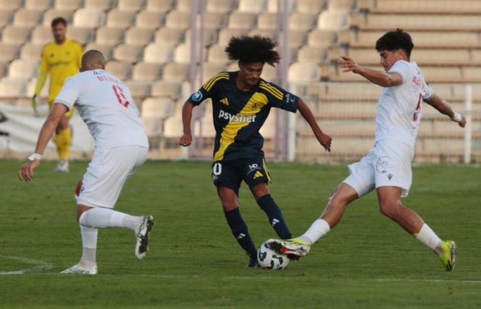 le premier trophée de joueur du mois pour l’Aubagnais Yassine Benhattab