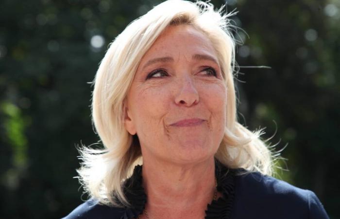 Le Pen fait (déjà) plier un ministre